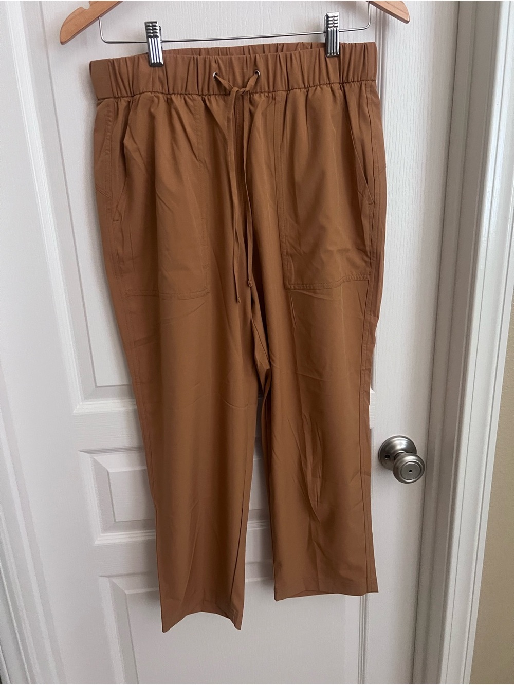Old Navy Women's Ankle Cropped Drawstring Pants in Brown